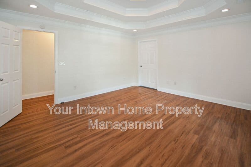 Atlanta House: 69 Haygood Ave SE