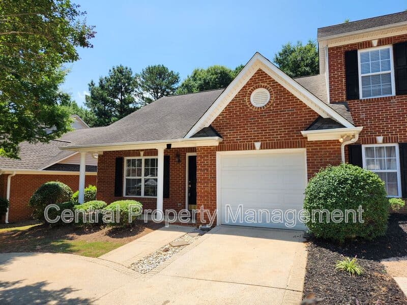 Moore House: 303 Rexford Drive