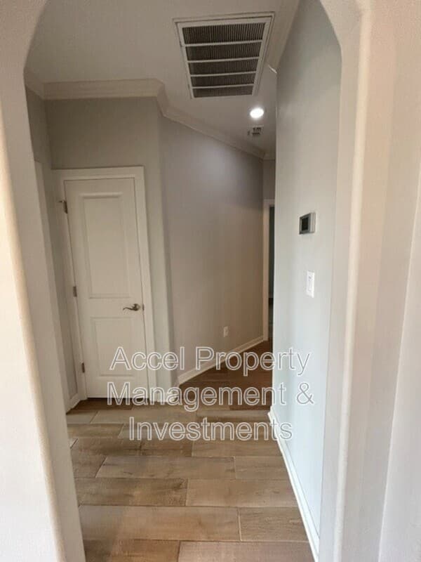 McAllen House: 8410 N 33rd Lane