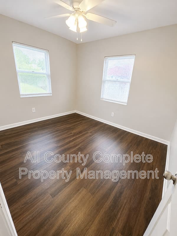 Jacksonville House: 10415 Briarcliff Rd E