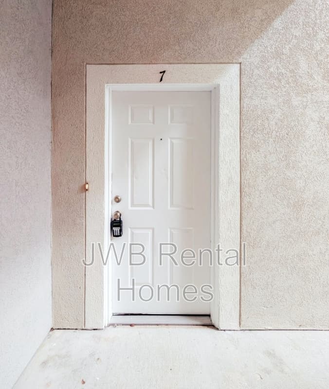Jacksonville Condo: 5051 Playpen Dr #5-7