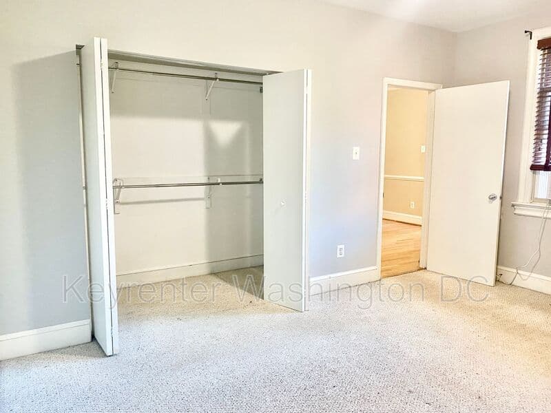 Washington Condo: 3010 Wisconsin Ave, NW