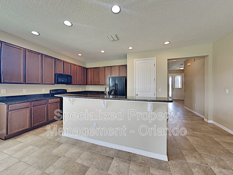 Windermere House: 12986 Holdenbury Ln