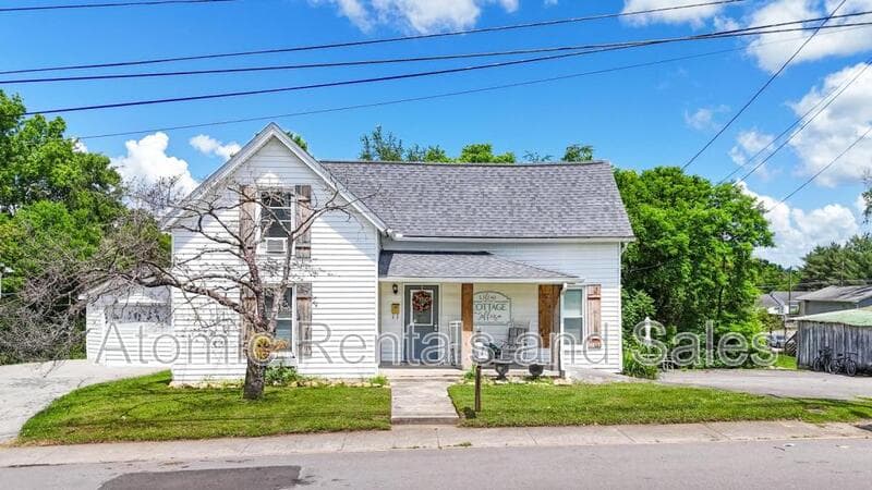 Jefferson City House: 714 E Jefferson St Gold Suite