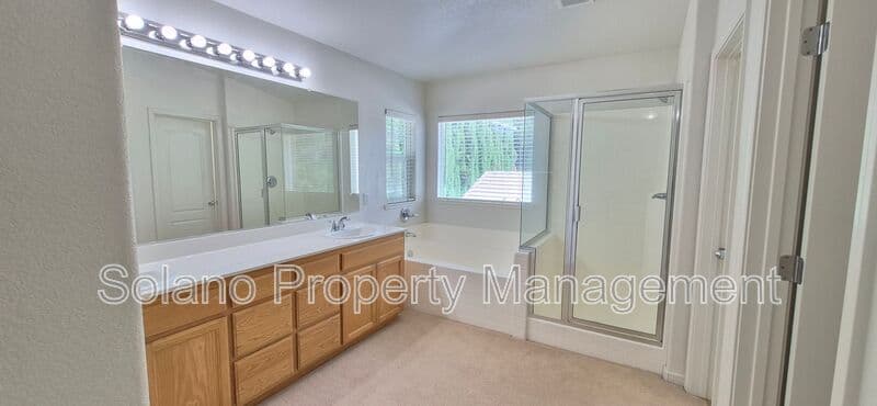Dixon House: 2080 Mariposa Drive