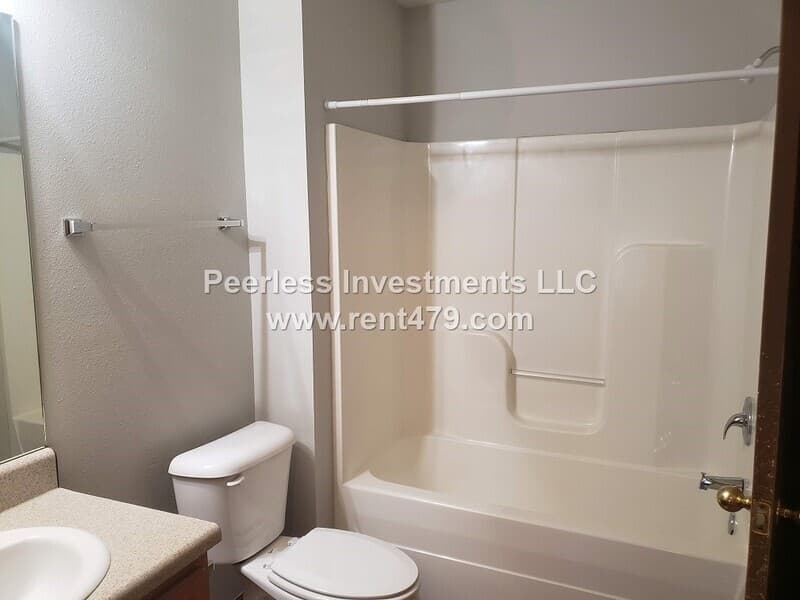 Springdale Condo: 1043A Vale St