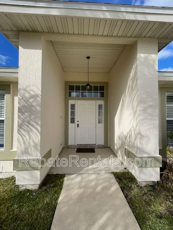 Jacksonville House: 5009 Grand Lakes Drive
