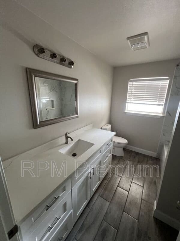 Baton Rouge House: 10444 Browning Dr.