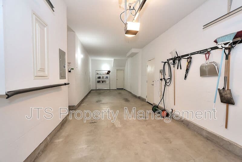 West Sacramento House: 4046 Martis Street