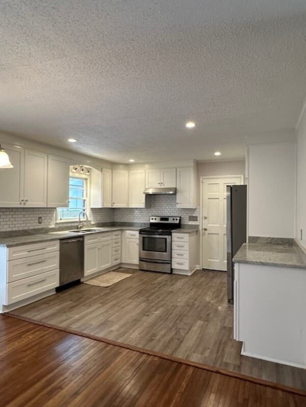 Columbia House: 2612 Sheryl Lane