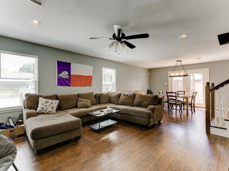 Fort Worth House: 2313 West Devitt Street