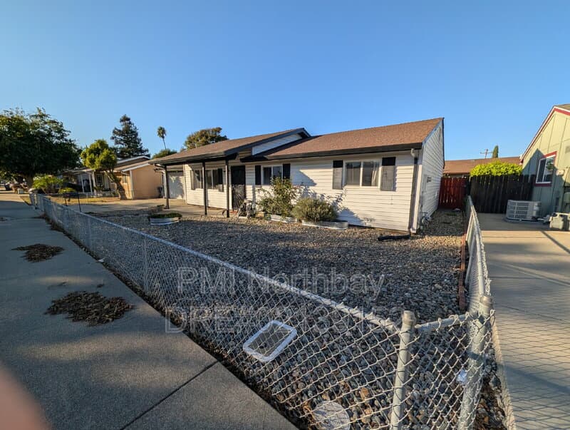 Suisun City House: 232 Long St
