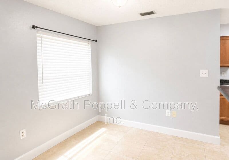 Lakeland Condo: 7702 Chase Rd