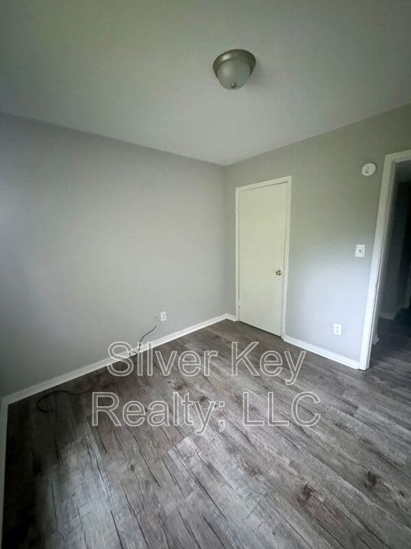 Athens House: 311 Sunset Drive