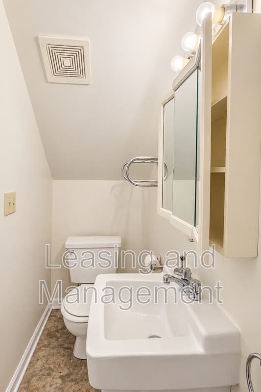 Charleston Condo: 7 Bee Street