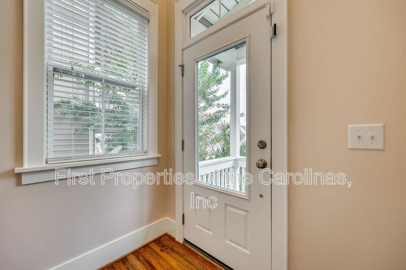 Rock Hill House: 799 Herrons Ferry Rd.