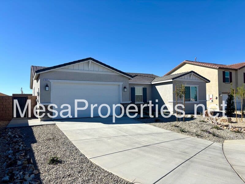 Victorville House: 10691 Sea Ace Place