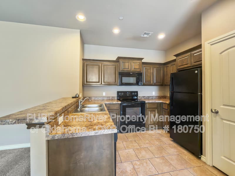 Oklahoma City Condo: 1005 SW 92nd St