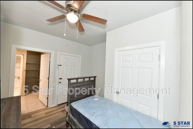 El Paso Condo: 6806 Alameda Ave