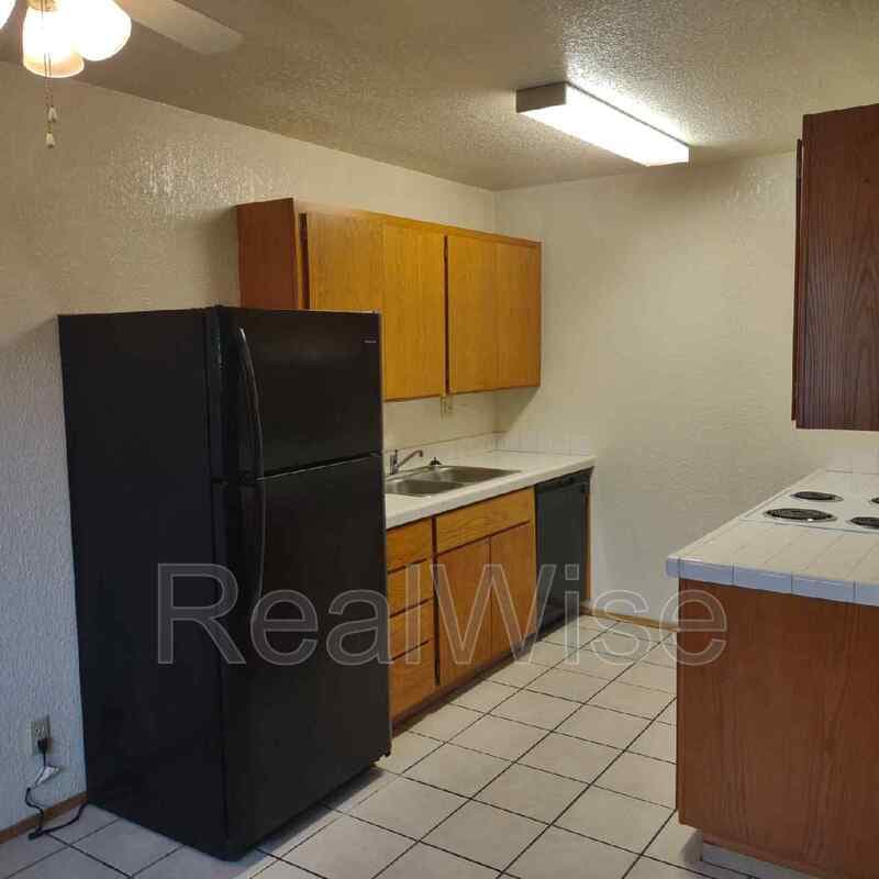 Sutherlin Condo: 415 W First Ave