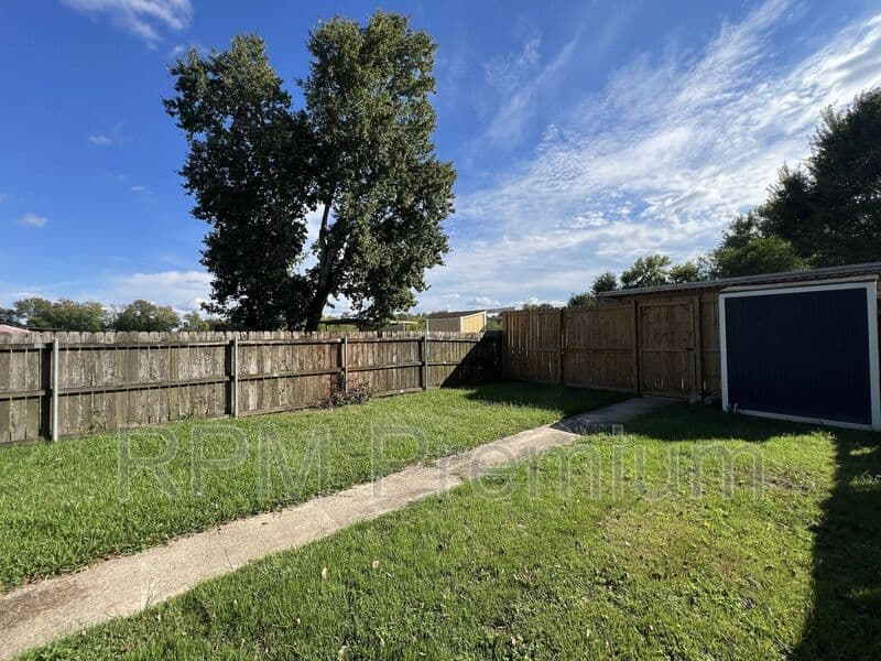 Baton Rouge House: 8724 Pecan Tree Dr.