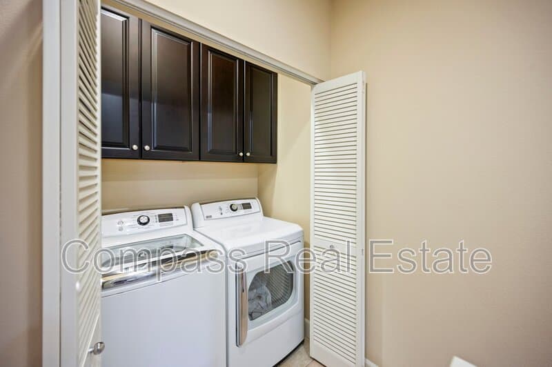 San Jose House: 265 Esfahan Ct