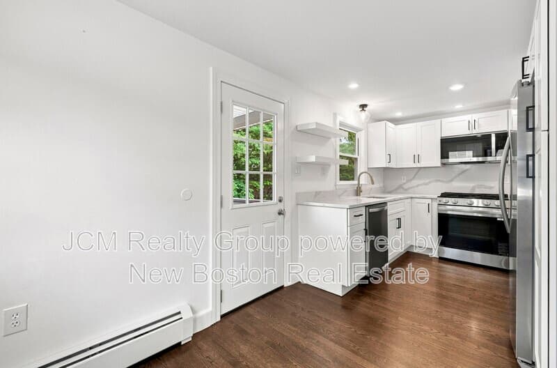 Hyde Park House: 7 Franklin St