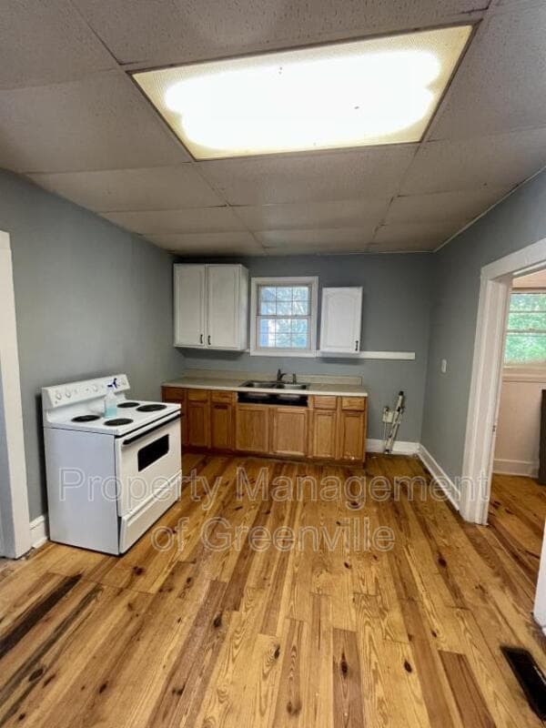 Greenville House: 33 6th Street