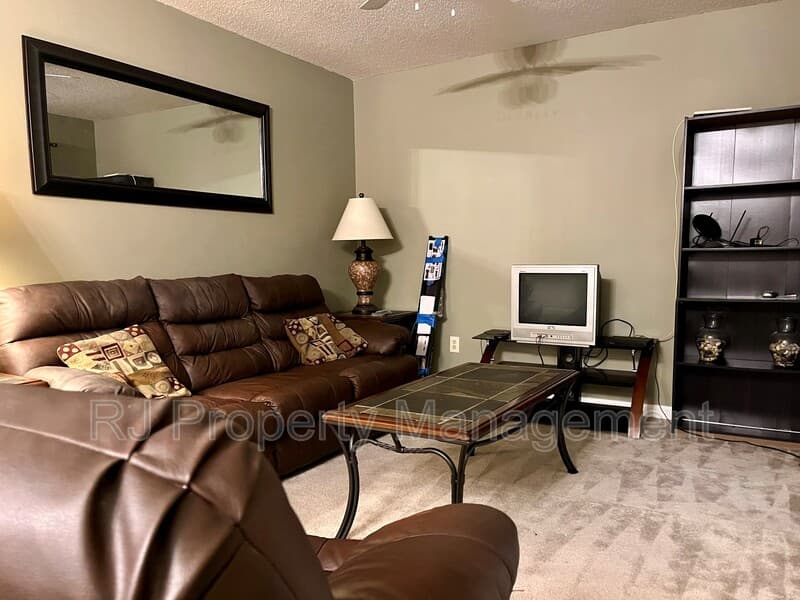 Memphis Condo: 5656 Encino Cv