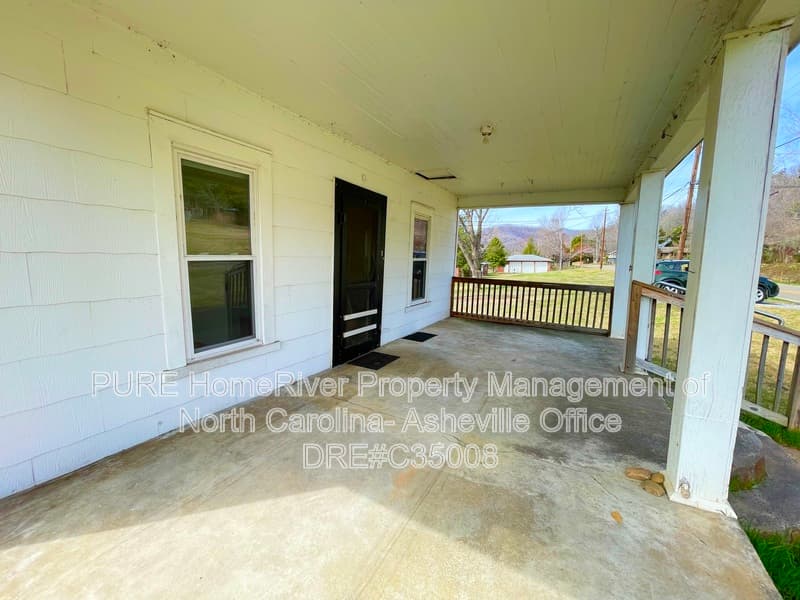 Swannanoa House: 648 Bee Tree Road