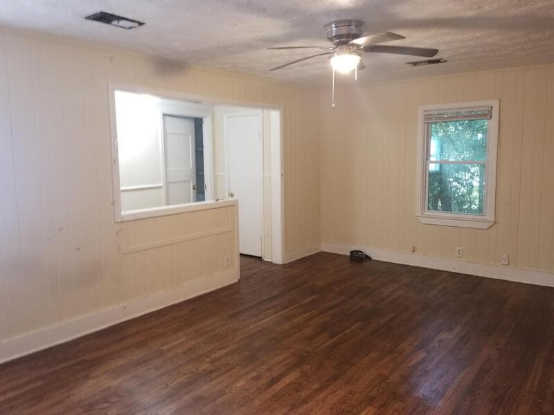 Winder House: 302 Atlanta Highway Southeast