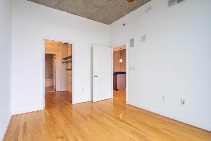 Atlanta Condo: 250 Pharr Road Northeast