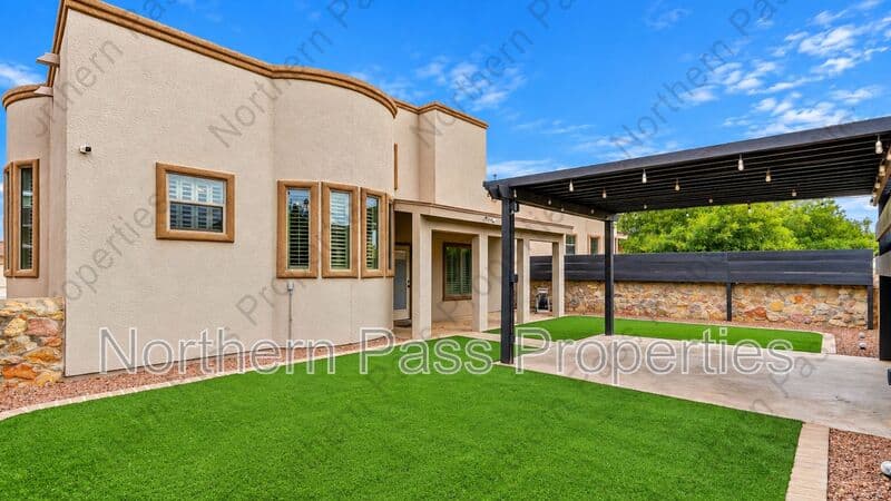 El Paso House: 3141 Spring Willow