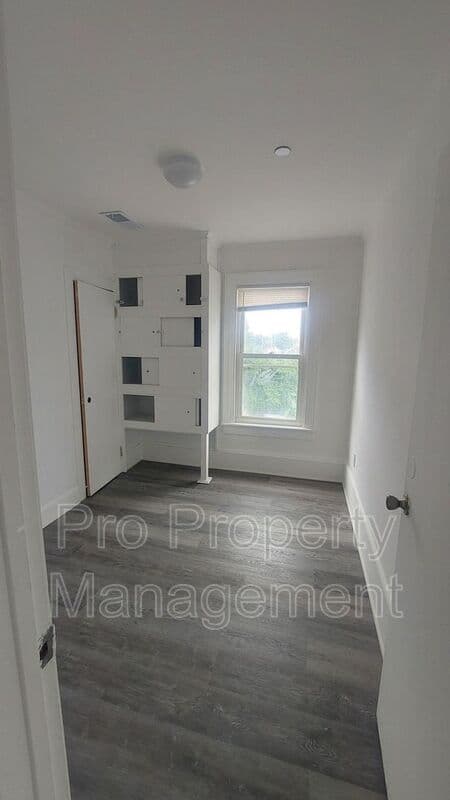 Danbury House: 4 Harmony St.