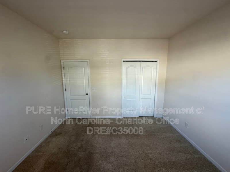 Mooresville House: 150 Farmers Folly Drive