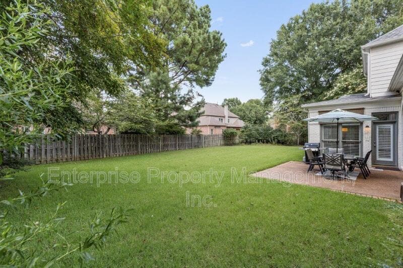 Collierville House: 10290 Shrewsbury Run Way