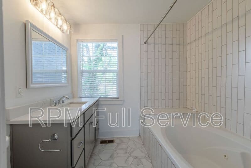 Nashville Condo: 1021 College Ave