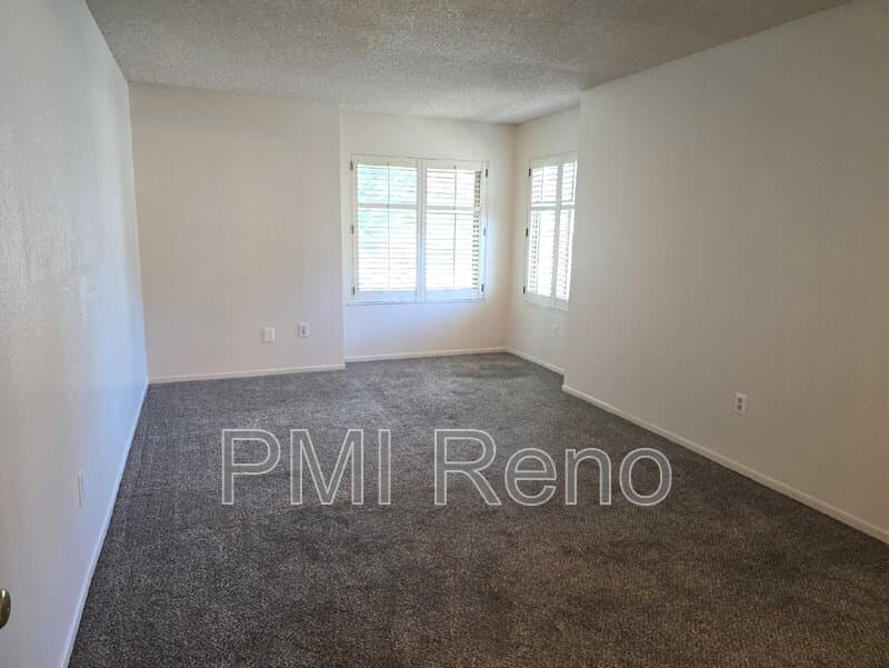 Sparks House: 977 Tyler Way