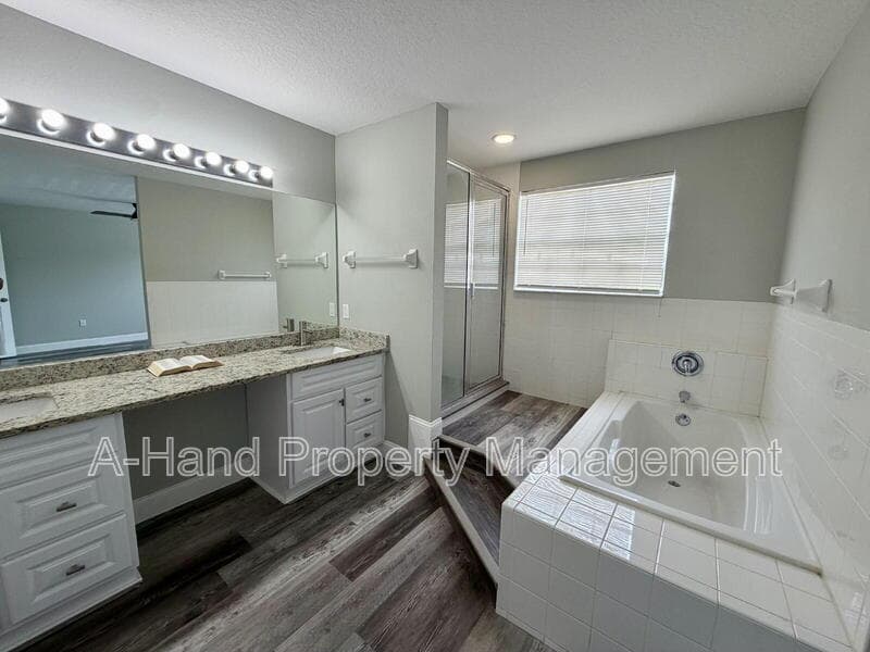 Davenport Condo: 1334 Washington Palm Loop