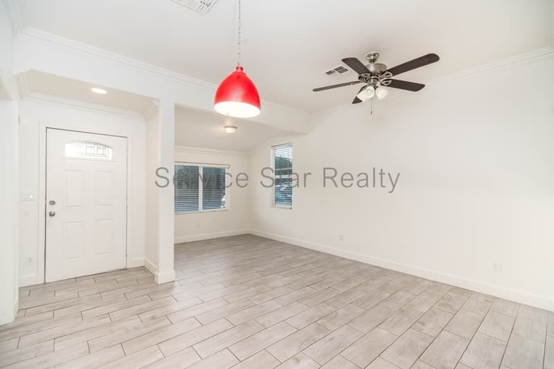 Phoenix House: 337 N 15th Ave