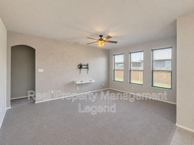 Denton House: 5601 Portola Ln