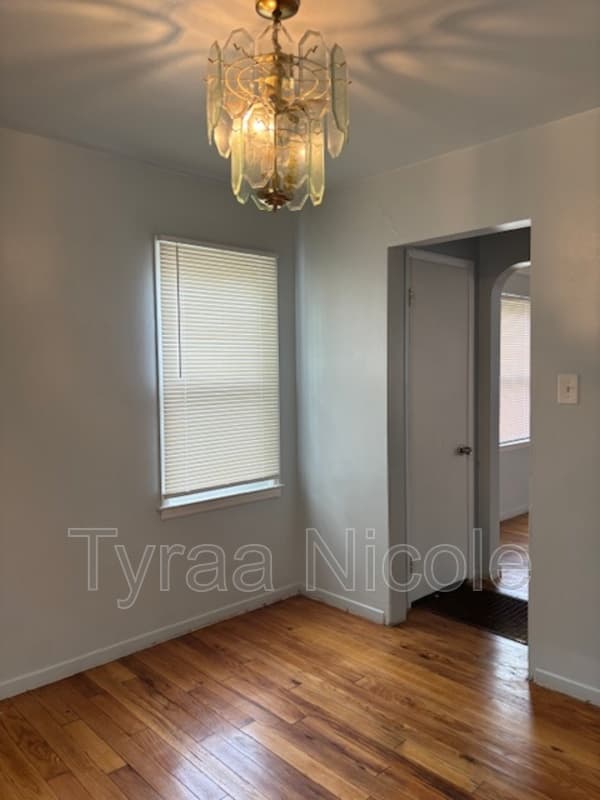 Grosse Pointe House: 21604 Moross Road