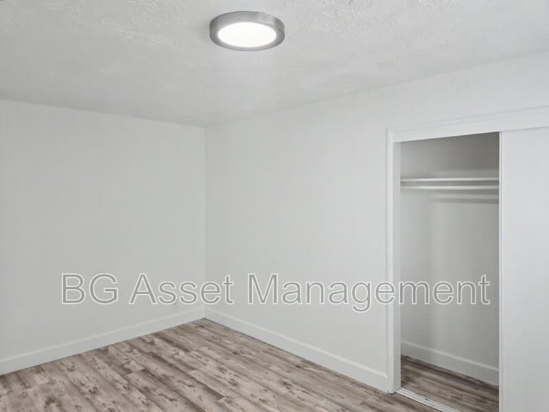 Richmond Condo: 1448 Merced St