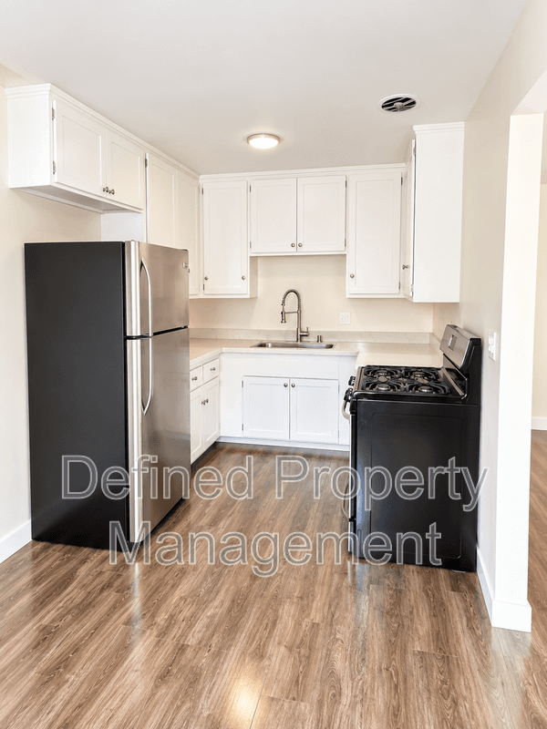 Los Angeles Condo: 5622 La Mirada Ave