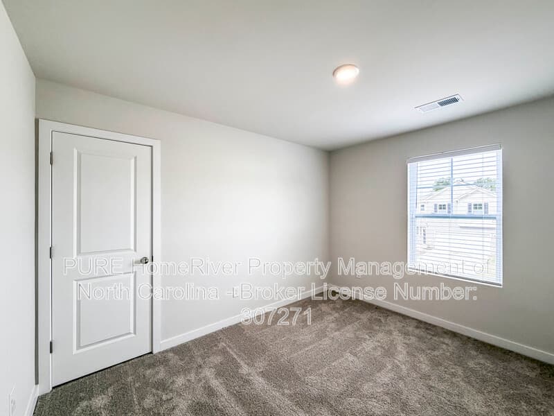 Hickory House: 2944 31st St Ln NE