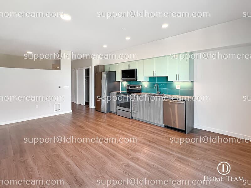 Bellevue Condo: 1085 103rd Ave NE