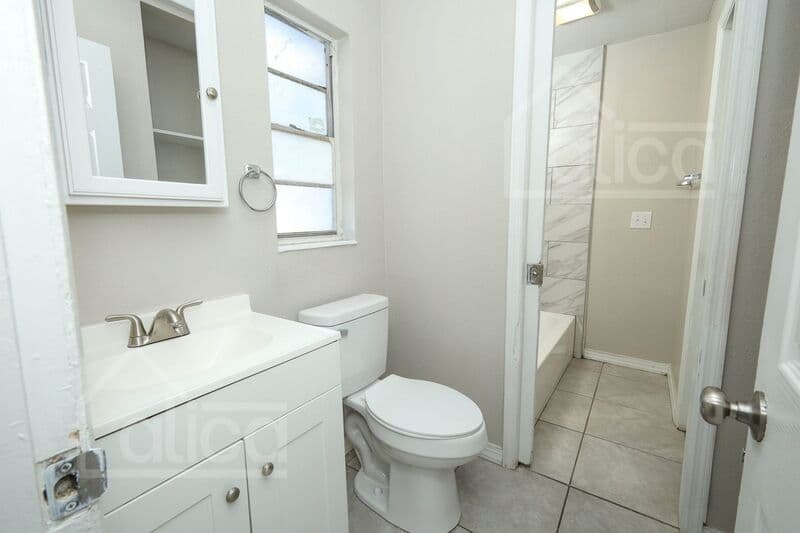 Orlando House: 4464 Piedmont St