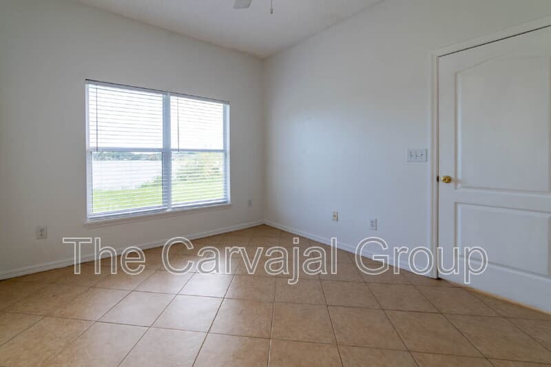 Orlando House: 4434 Waterside Pointe Cir