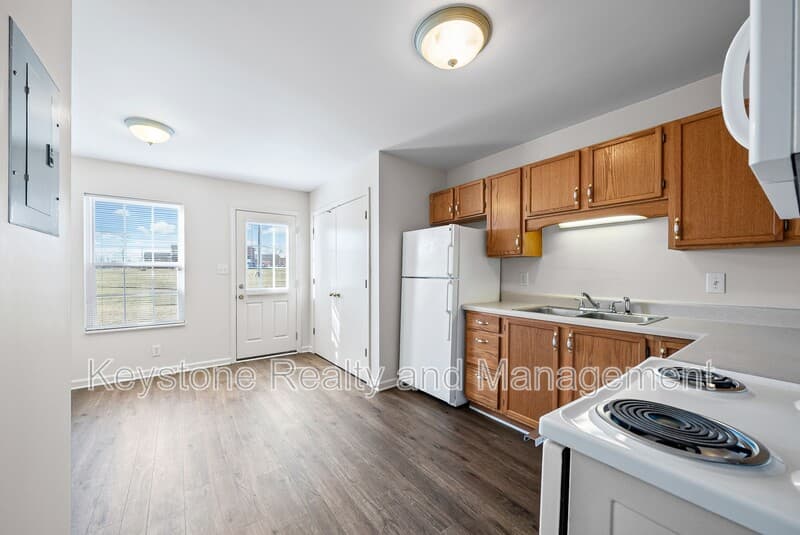 Clarksville Townhome: 3300 Royster Lane