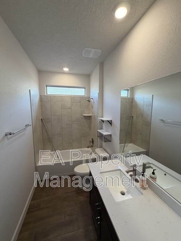 Rio Rancho House: 6742 Clayton Dr NE